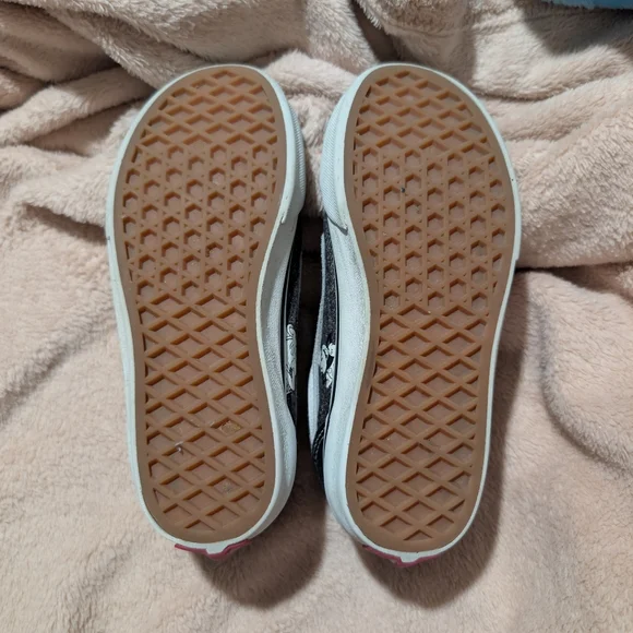 Vans X Disney Old Skool Micky Mouse and Friends Disney100 Collection - Picture 6 of 11